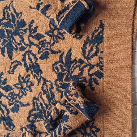 Cliche Cozy Mock Neck Cropped Boxy Floral Rustic Comfy Stylish Pullover Sweater - Picture 6 of 11